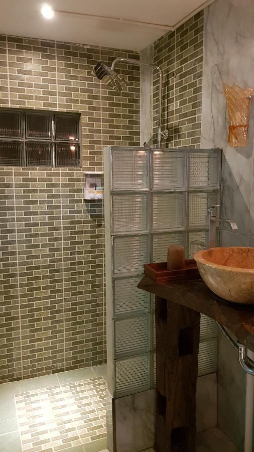 ホテル Ethes Coworking - Coliving & Lounge Ngaglik エクステリア 写真